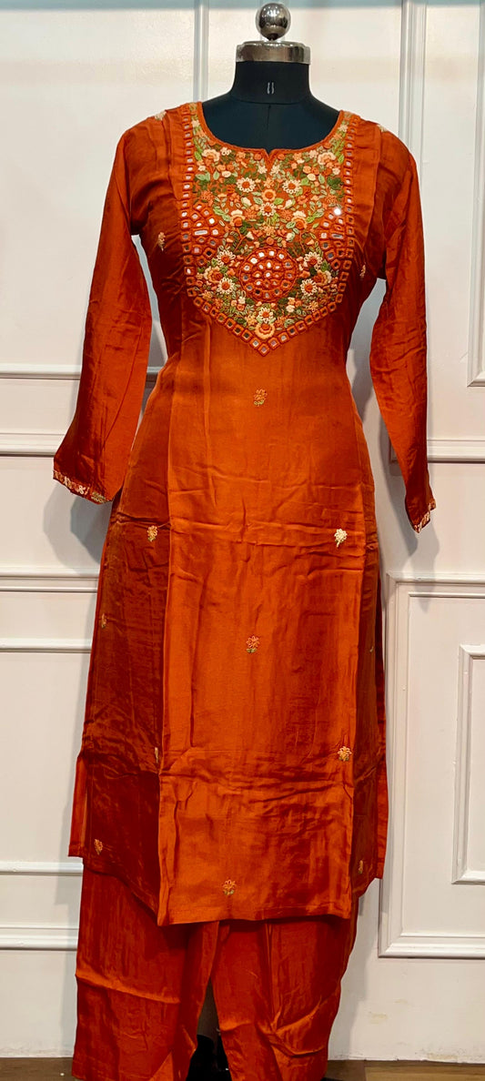 Amber Bloom Mull Chanderi Embroidered Suit Set (XL)