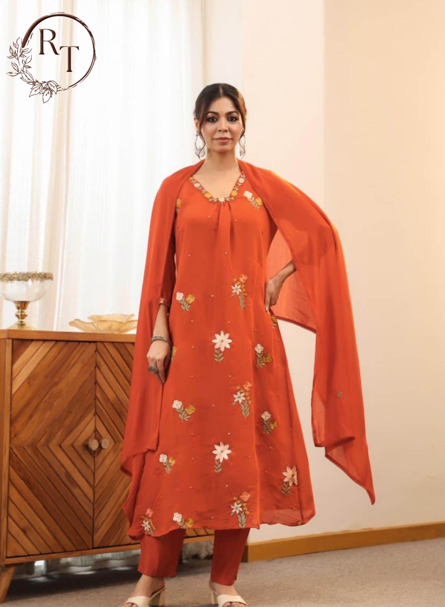 Mull Chanderi Embroidery 3pc Set With Neck Design Floral Motifs