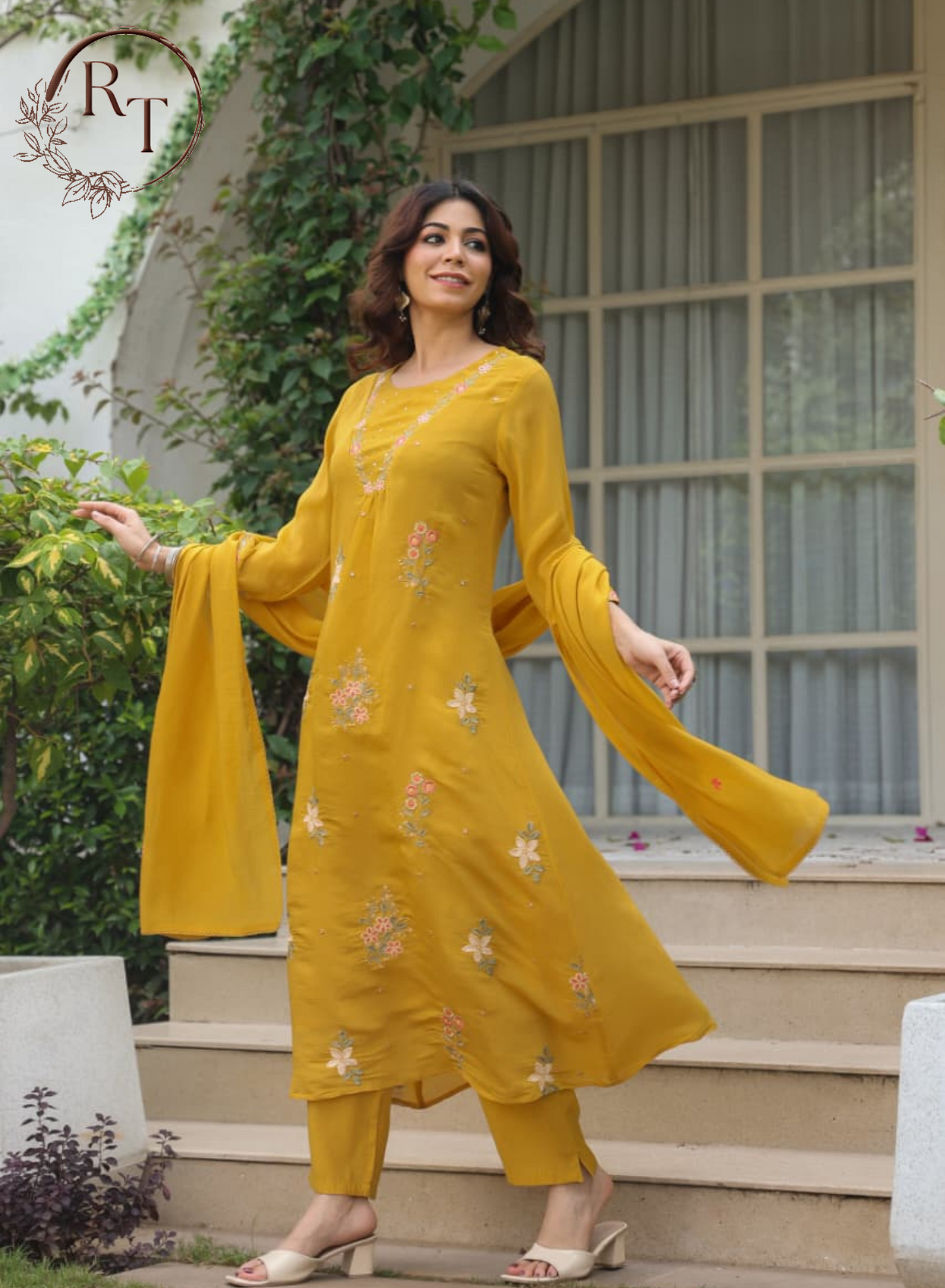 Mull Chanderi Embroidery 3pc Set With Vine Embroidery